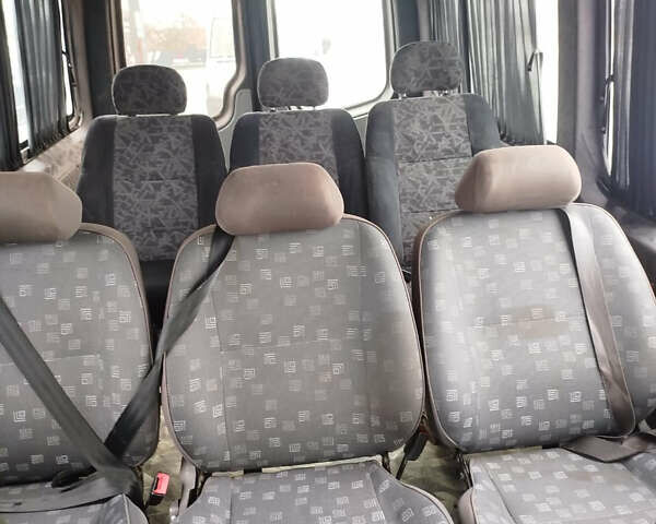 Красный Мерседес Sprinter, объемом двигателя 0 л и пробегом 371 тыс. км за 10500 $, фото 1 на Automoto.ua