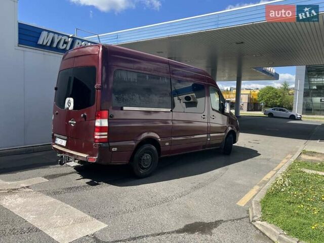 Красный Мерседес Sprinter, объемом двигателя 3 л и пробегом 620 тыс. км за 15000 $, фото 1 на Automoto.ua