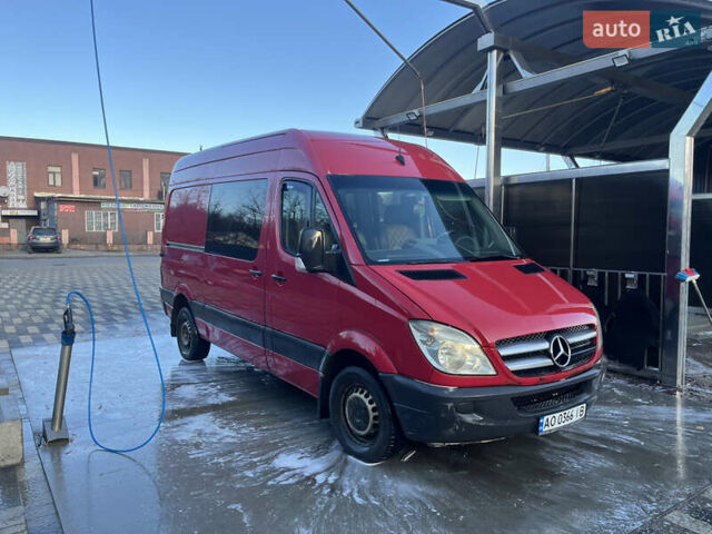 Красный Мерседес Sprinter, объемом двигателя 0 л и пробегом 700 тыс. км за 10800 $, фото 1 на Automoto.ua