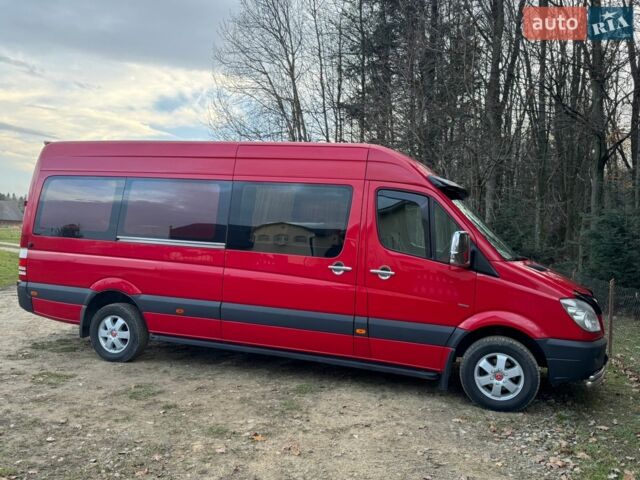 Красный Мерседес Sprinter, объемом двигателя 2.2 л и пробегом 530 тыс. км за 23000 $, фото 1 на Automoto.ua