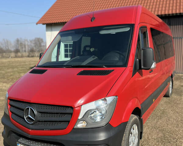 Красный Мерседес Sprinter, объемом двигателя 3 л и пробегом 515 тыс. км за 29990 $, фото 1 на Automoto.ua