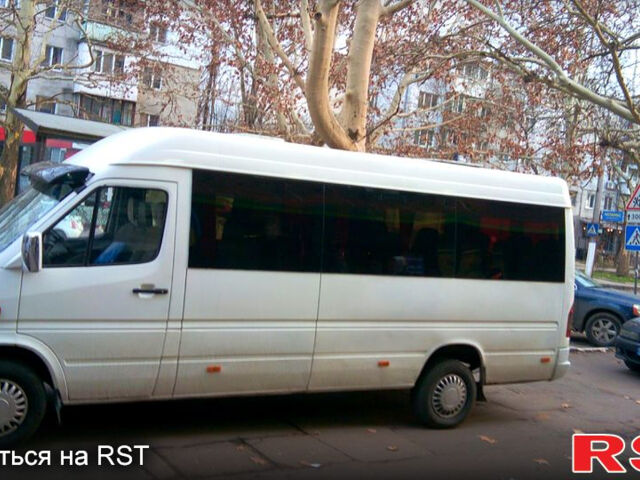 Мерседес Sprinter, объемом двигателя 2 л и пробегом 300 тыс. км за 8700 $, фото 1 на Automoto.ua