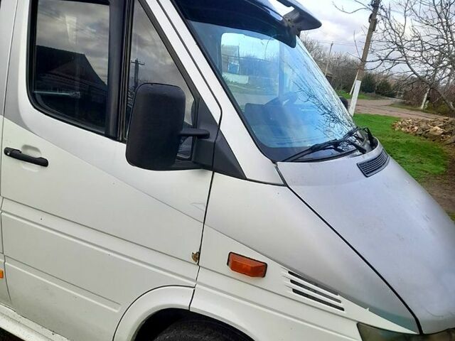 Мерседес Sprinter, объемом двигателя 2.2 л и пробегом 150 тыс. км за 8000 $, фото 1 на Automoto.ua