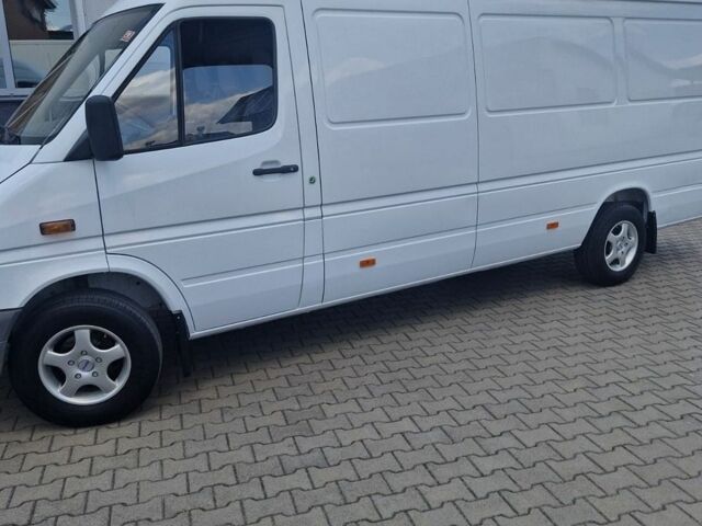 Мерседес Sprinter, объемом двигателя 2.7 л и пробегом 170 тыс. км за 20200 $, фото 1 на Automoto.ua