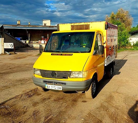 Мерседес Sprinter, объемом двигателя 2.3 л и пробегом 211 тыс. км за 6200 $, фото 1 на Automoto.ua