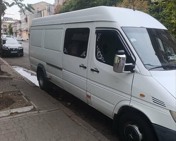 Мерседес Sprinter, объемом двигателя 2.1 л и пробегом 500 тыс. км за 9000 $, фото 1 на Automoto.ua