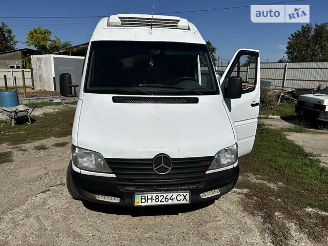 Мерседес Sprinter, объемом двигателя 2.2 л и пробегом 530 тыс. км за 7000 $, фото 1 на Automoto.ua