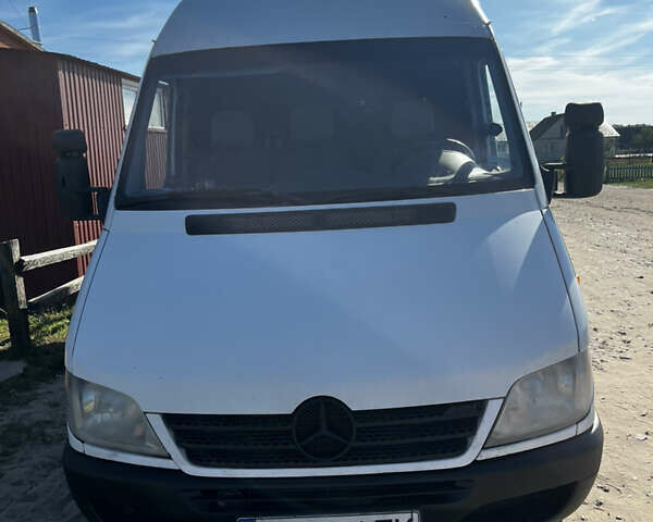 Мерседес Sprinter, объемом двигателя 2.2 л и пробегом 700 тыс. км за 7000 $, фото 1 на Automoto.ua