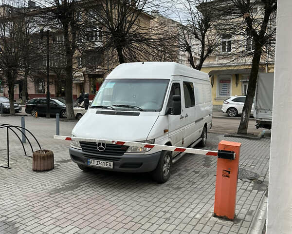 Мерседес Sprinter, объемом двигателя 2.1 л и пробегом 500 тыс. км за 12850 $, фото 1 на Automoto.ua