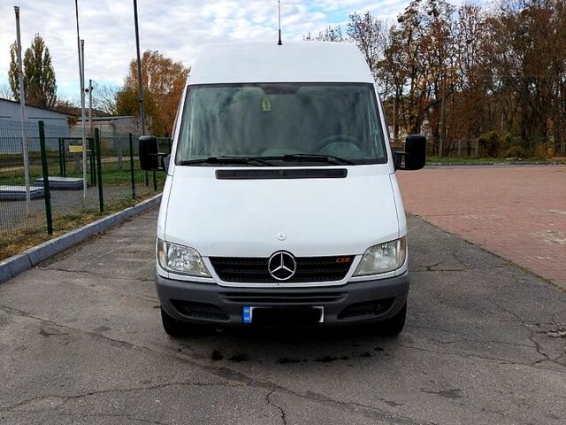 Мерседес Sprinter, объемом двигателя 2.2 л и пробегом 300 тыс. км за 10500 $, фото 1 на Automoto.ua