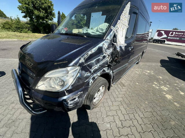 Мерседес Sprinter, об'ємом двигуна 0 л та пробігом 300 тис. км за 11000 $, фото 1 на Automoto.ua