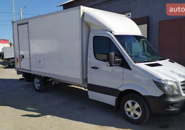 Мерседес Sprinter, объемом двигателя 2.2 л и пробегом 357 тыс. км за 21750 $, фото 1 на Automoto.ua
