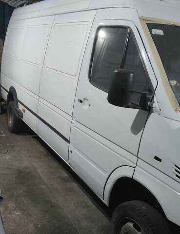 Мерседес Sprinter, об'ємом двигуна 2.2 л та пробігом 700 тис. км за 8000 $, фото 1 на Automoto.ua