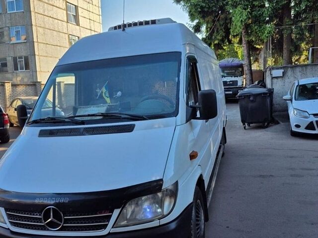 Мерседес Sprinter, объемом двигателя 2.2 л и пробегом 250 тыс. км за 9999 $, фото 1 на Automoto.ua