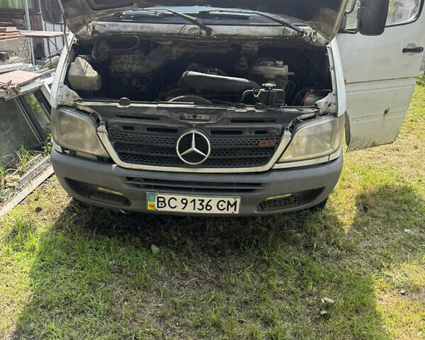 Мерседес Sprinter 2005 в Киеве на Automoto.ua Мерседес Sprinter, объемом двигателя 2.2 л и пробегом 460 тыс. км за 6500 $, фото 1 на Automoto.ua