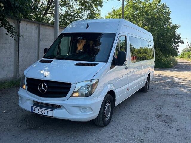 Мерседес Sprinter, объемом двигателя 2.2 л и пробегом 300 тыс. км за 19500 $, фото 1 на Automoto.ua