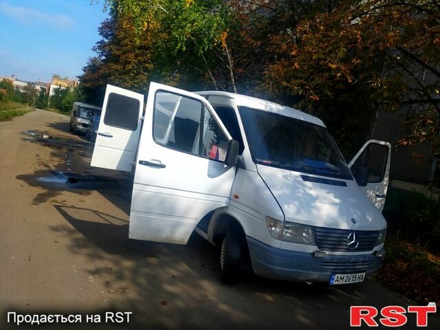 Мерседес Sprinter, объемом двигателя 2.2 л и пробегом 80 тыс. км за 4700 $, фото 1 на Automoto.ua