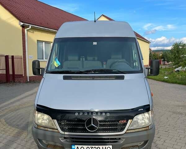 Мерседес Sprinter, объемом двигателя 2.2 л и пробегом 430 тыс. км за 8200 $, фото 1 на Automoto.ua