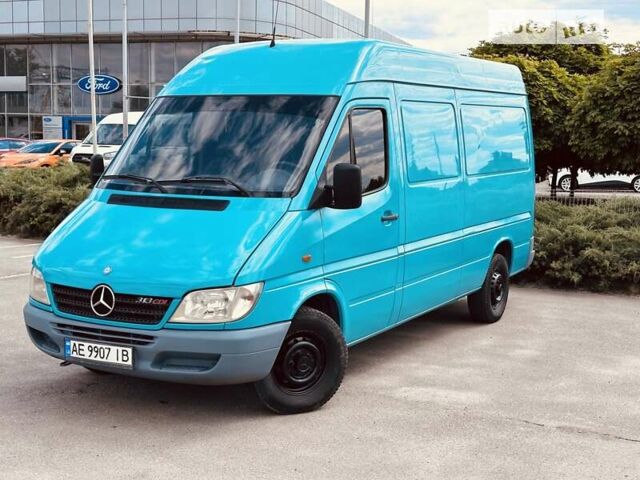 Мерседес Sprinter, объемом двигателя 2.2 л и пробегом 489 тыс. км за 10500 $, фото 1 на Automoto.ua