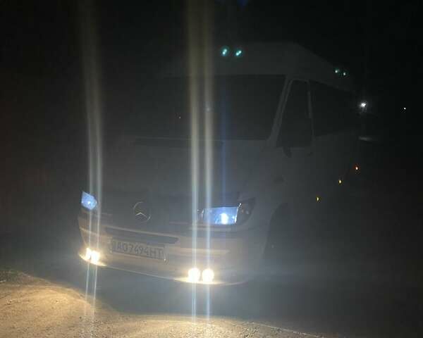 Мерседес Sprinter, объемом двигателя 2.3 л и пробегом 320 тыс. км за 8500 $, фото 1 на Automoto.ua