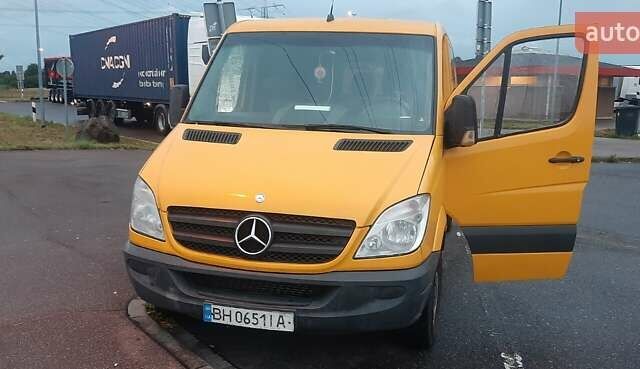 Мерседес Sprinter, объемом двигателя 2.2 л и пробегом 600 тыс. км за 13000 $, фото 1 на Automoto.ua