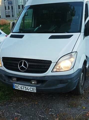 Мерседес Sprinter, объемом двигателя 2.15 л и пробегом 240 тыс. км за 11888 $, фото 1 на Automoto.ua