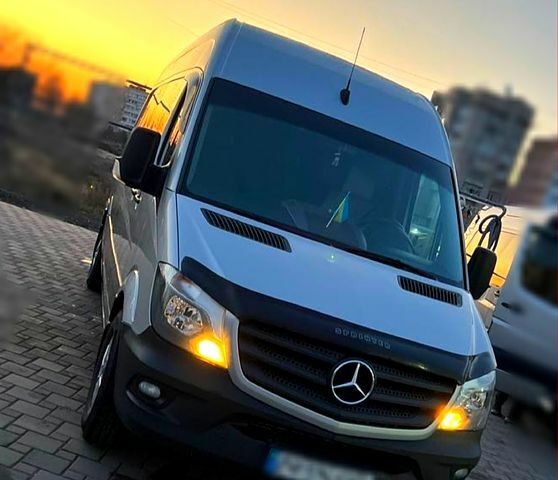 Мерседес Sprinter, об'ємом двигуна 2.2 л та пробігом 300 тис. км за 23500 $, фото 1 на Automoto.ua