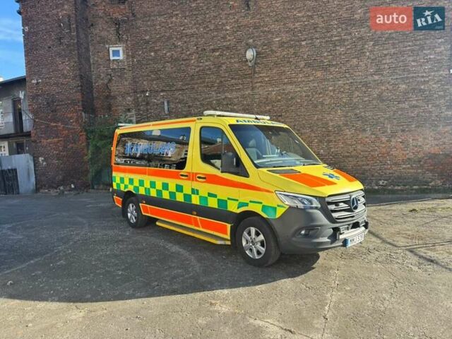 Желтый Мерседес Sprinter, объемом двигателя 0 л и пробегом 156 тыс. км за 33500 $, фото 1 на Automoto.ua
