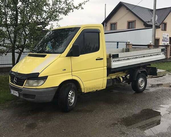 Жовтий Мерседес Sprinter, об'ємом двигуна 2.1 л та пробігом 372 тис. км за 8850 $, фото 1 на Automoto.ua