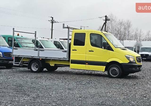 Желтый Мерседес Sprinter, объемом двигателя 2.2 л и пробегом 148 тыс. км за 29900 $, фото 1 на Automoto.ua