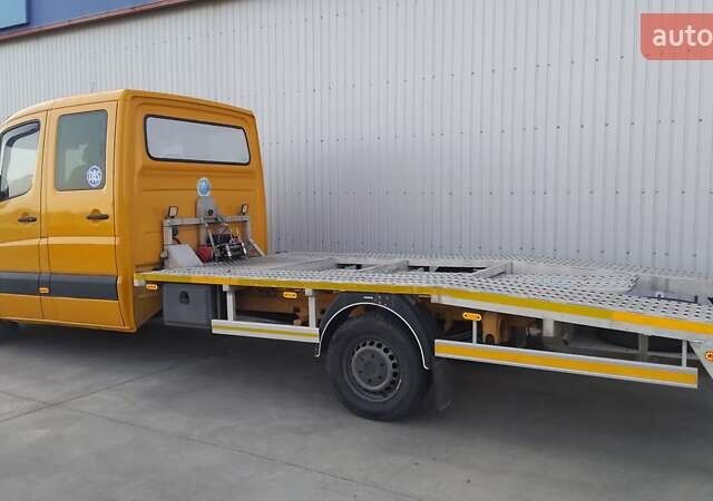 Желтый Мерседес Sprinter, объемом двигателя 2.1 л и пробегом 257 тыс. км за 18999 $, фото 1 на Automoto.ua