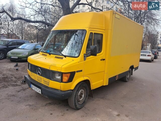 Желтый Мерседес Sprinter, объемом двигателя 2.3 л и пробегом 746 тыс. км за 3300 $, фото 1 на Automoto.ua