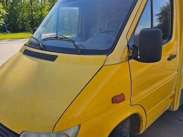 Жовтий Мерседес Sprinter, об'ємом двигуна 2.15 л та пробігом 650 тис. км за 5500 $, фото 1 на Automoto.ua