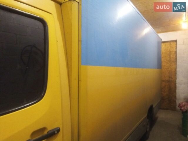 Желтый Мерседес Sprinter, объемом двигателя 2.15 л и пробегом 247 тыс. км за 7500 $, фото 1 на Automoto.ua