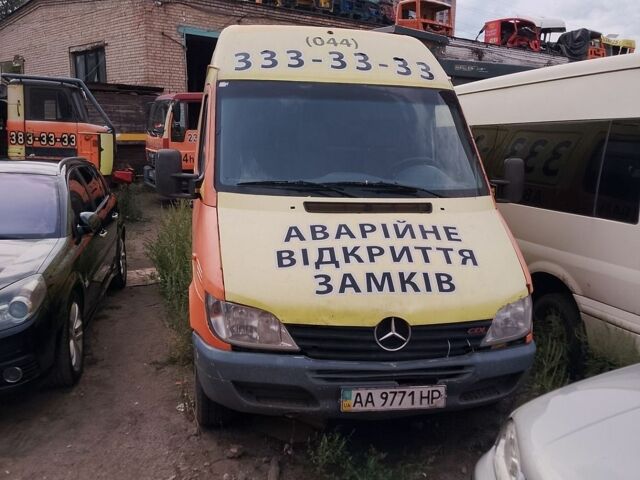Жовтий Мерседес Sprinter, об'ємом двигуна 2.15 л та пробігом 850 тис. км за 3500 $, фото 1 на Automoto.ua
