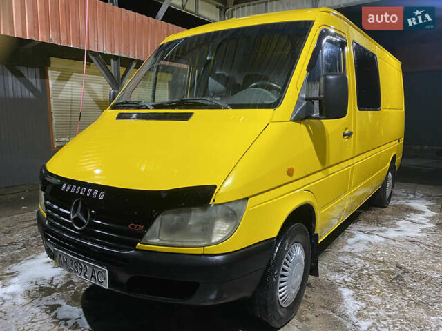 Желтый Мерседес Sprinter, объемом двигателя 0 л и пробегом 592 тыс. км за 8500 $, фото 1 на Automoto.ua