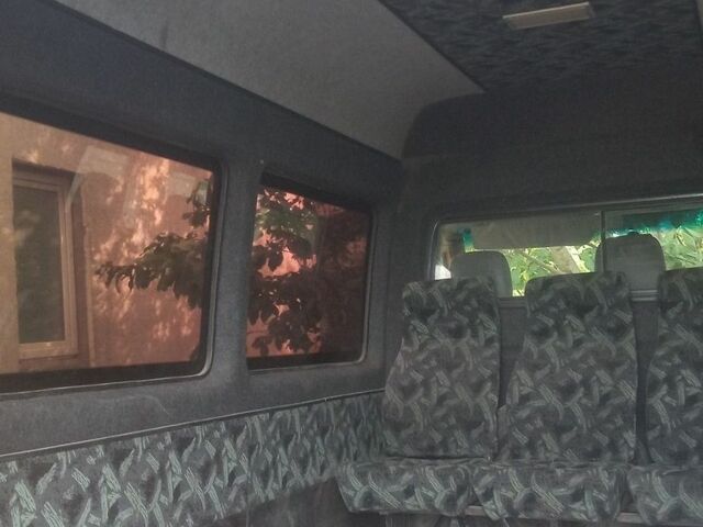 Желтый Мерседес Sprinter, объемом двигателя 2.1 л и пробегом 1000 тыс. км за 6800 $, фото 1 на Automoto.ua