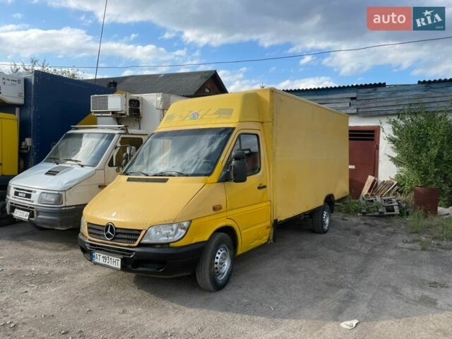 Желтый Мерседес Sprinter, объемом двигателя 2.15 л и пробегом 500 тыс. км за 5500 $, фото 1 на Automoto.ua