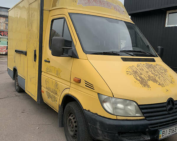 Жовтий Мерседес Sprinter, об'ємом двигуна 2.15 л та пробігом 150 тис. км за 8900 $, фото 1 на Automoto.ua