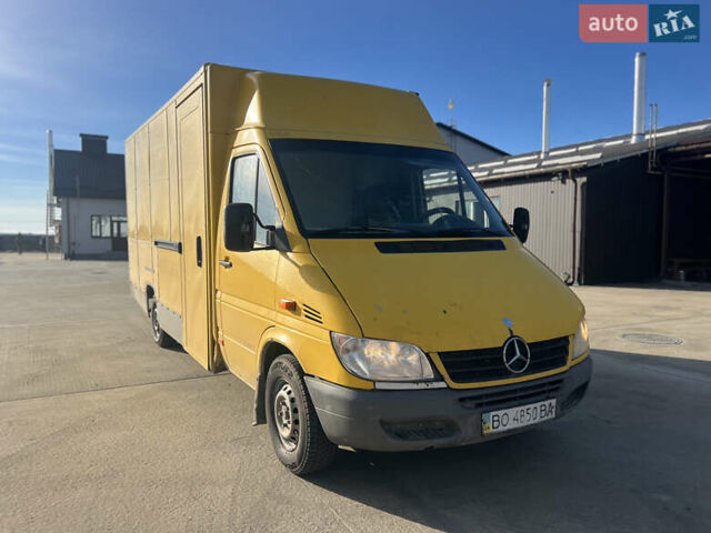 Желтый Мерседес Sprinter, объемом двигателя 2.15 л и пробегом 914 тыс. км за 8000 $, фото 1 на Automoto.ua