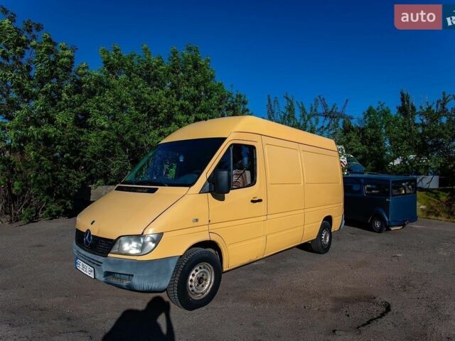 Жовтий Мерседес Sprinter, об'ємом двигуна 2.15 л та пробігом 700 тис. км за 6000 $, фото 1 на Automoto.ua