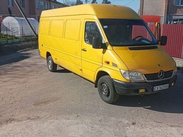 Желтый Мерседес Sprinter, объемом двигателя 2.15 л и пробегом 6 тыс. км за 4700 $, фото 1 на Automoto.ua