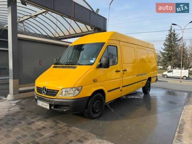 Желтый Мерседес Sprinter, объемом двигателя 2.15 л и пробегом 508 тыс. км за 7000 $, фото 1 на Automoto.ua
