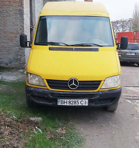 Жовтий Мерседес Sprinter, об'ємом двигуна 2.2 л та пробігом 272 тис. км за 7900 $, фото 1 на Automoto.ua