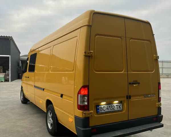Желтый Мерседес Sprinter, объемом двигателя 0 л и пробегом 350 тыс. км за 12000 $, фото 1 на Automoto.ua