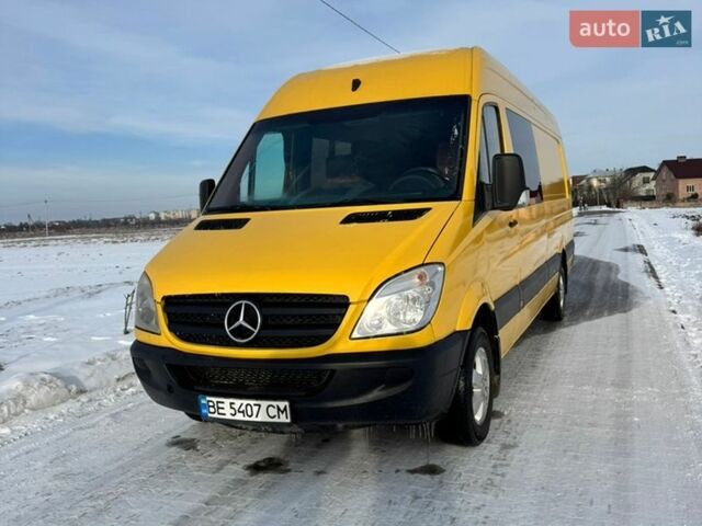 Желтый Мерседес Sprinter, объемом двигателя 2.87 л и пробегом 820 тыс. км за 13700 $, фото 1 на Automoto.ua