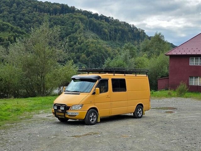 Желтый Мерседес Sprinter, объемом двигателя 2.7 л и пробегом 342 тыс. км за 20500 $, фото 1 на Automoto.ua