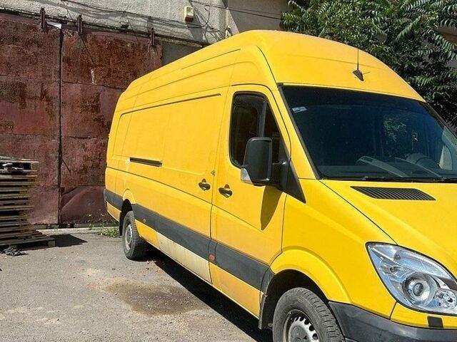 Жовтий Мерседес Sprinter, об'ємом двигуна 3 л та пробігом 300 тис. км за 12000 $, фото 1 на Automoto.ua