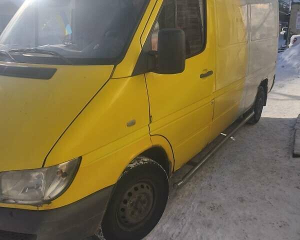 Желтый Мерседес Sprinter, объемом двигателя 0 л и пробегом 320 тыс. км за 4999 $, фото 1 на Automoto.ua