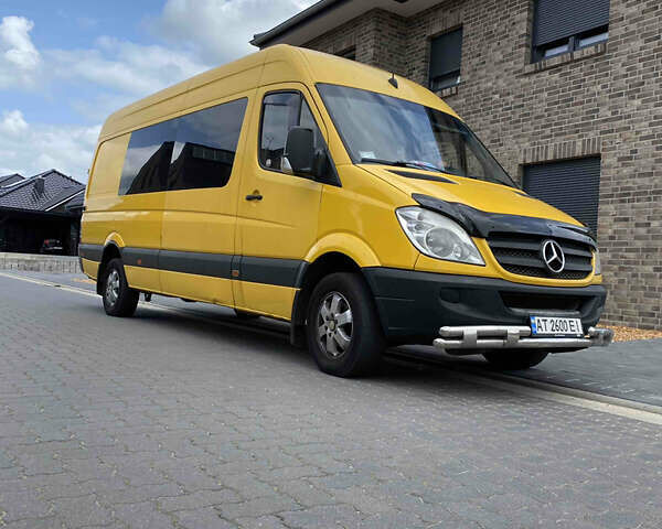 Жовтий Мерседес Sprinter, об'ємом двигуна 0 л та пробігом 650 тис. км за 14500 $, фото 1 на Automoto.ua